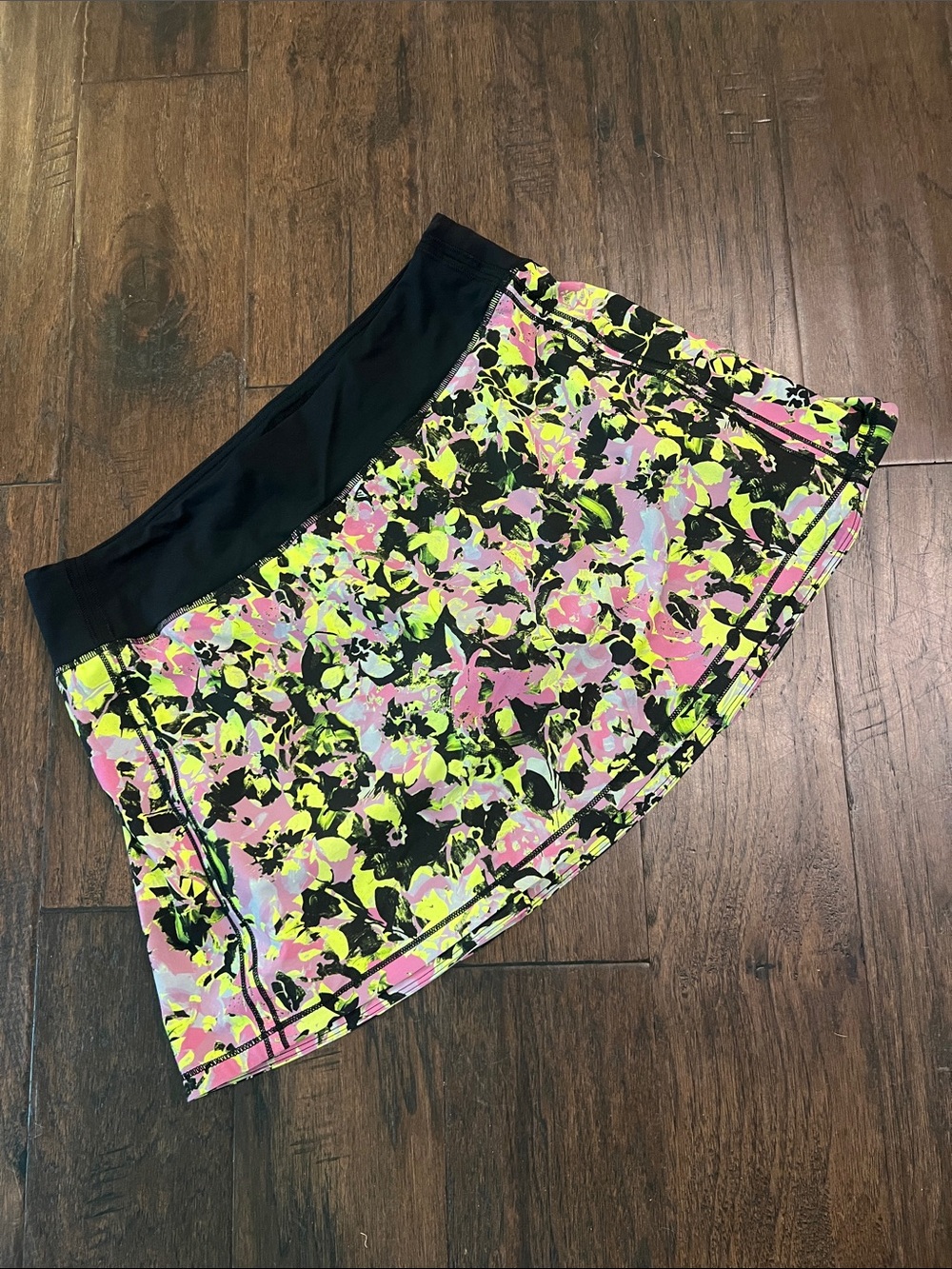 lululemon athletica Neon Pink, Yellow & Black Patterned Skort 8 EUC
